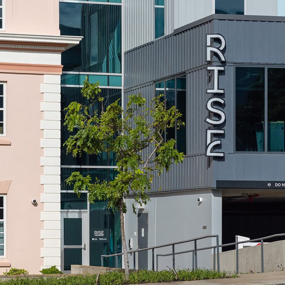 Building-Exterior-03-RISE-Honolulu-01